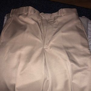 Roundtree & Yorke Khaki Slacks. Easy Care
